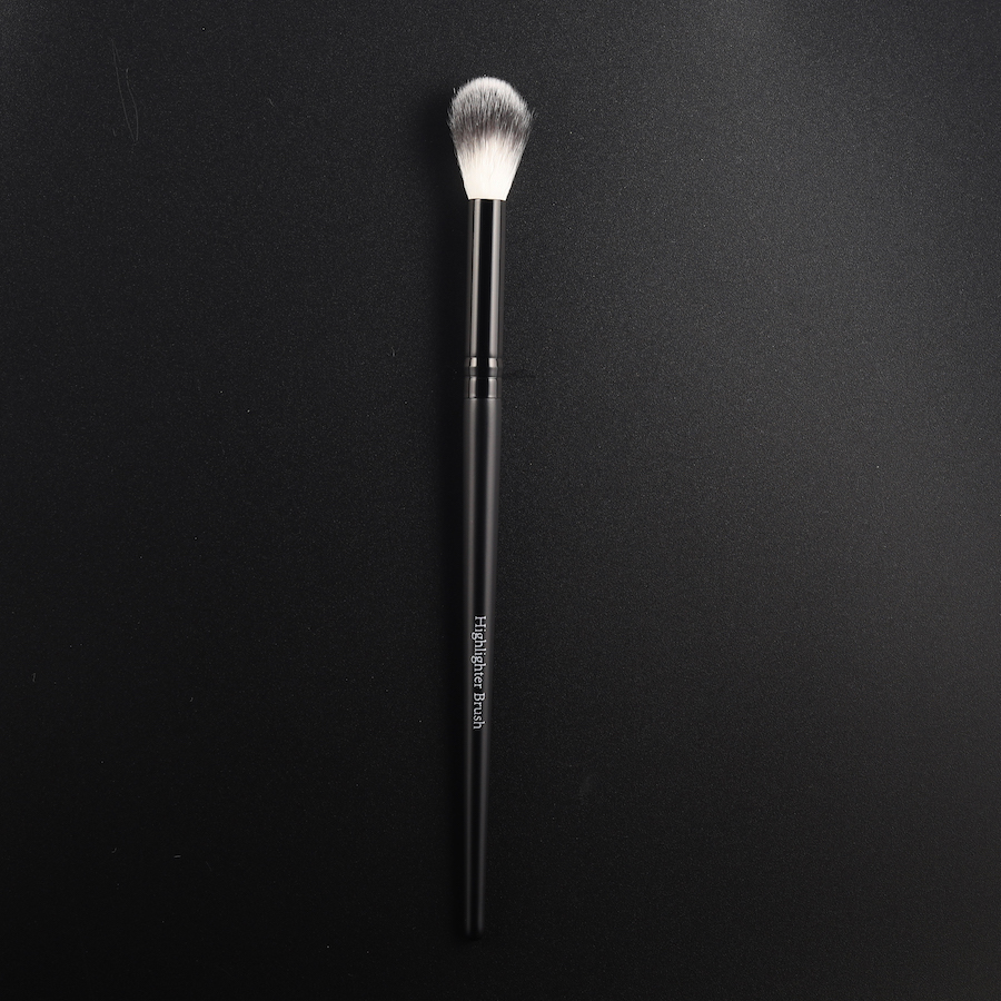 FB109 Highlighter Brush