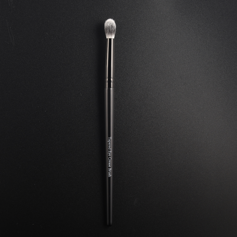 FB111 Tapered Eye Crease Brush