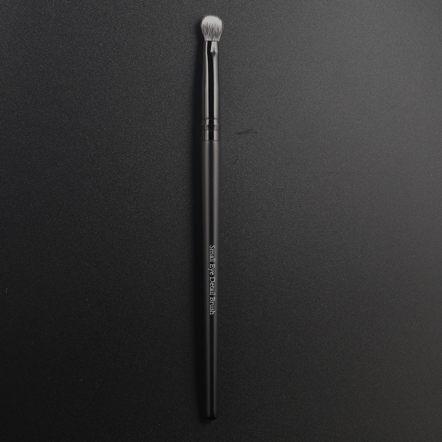 FB115 Small Eye detail Brush